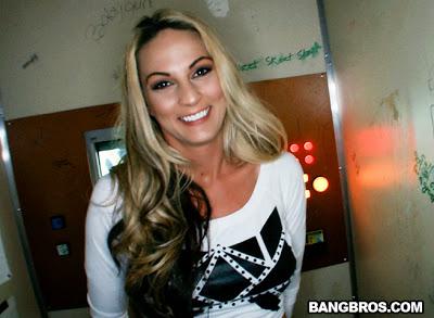 Glory Hole Loads – Sindy Lange