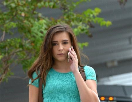 Kharlie Stone – Kissing Kharlie