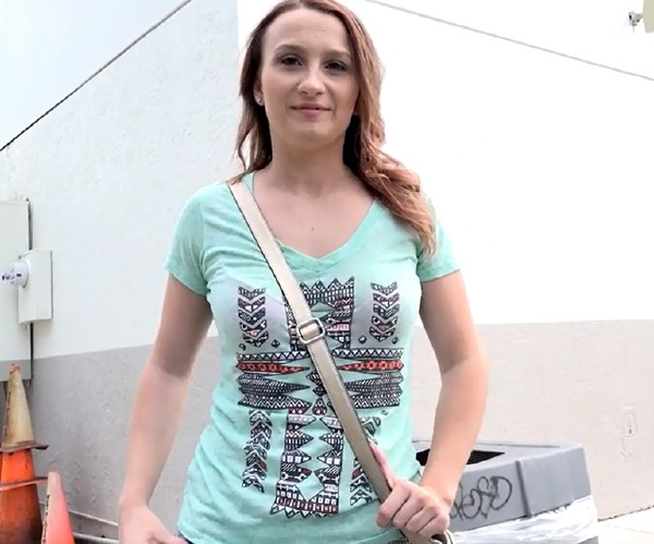 Sadie Leigh – Indiana Cutie Banged in the Car