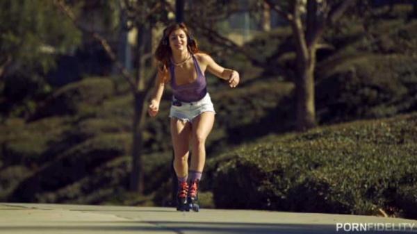 Leah Gotti – Massage Me 3