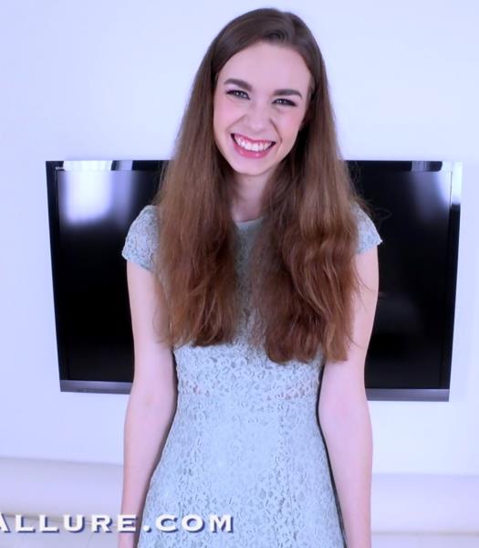 Tali Dova – AmateurAllure