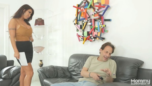 August Taylor – Mommy Blows Best