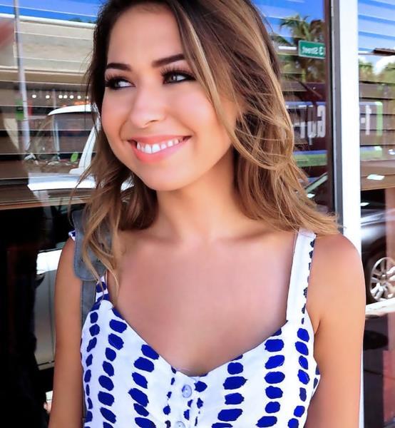 Melissa Moore – Bangs a Rando