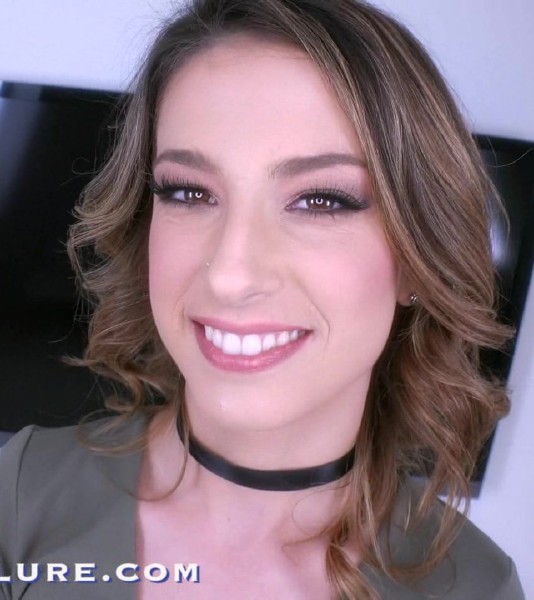 Kristen Scott – AmateurAllure