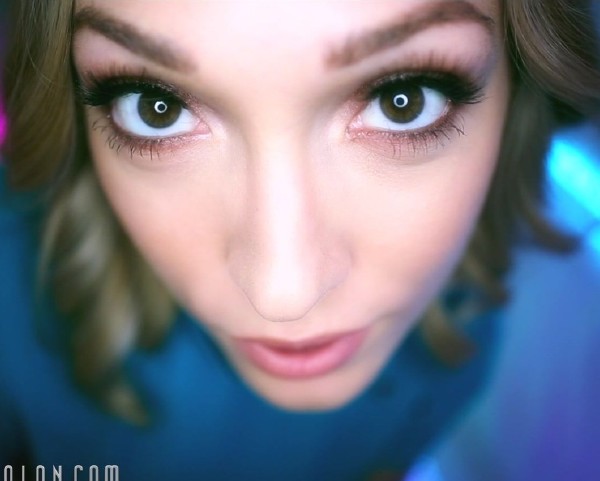 Lily LaBeau – Swallow Salon