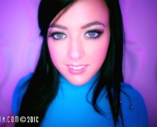 Whitney Wright – Swallow Salon