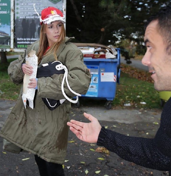 Alexis – Tin foil hat surprise