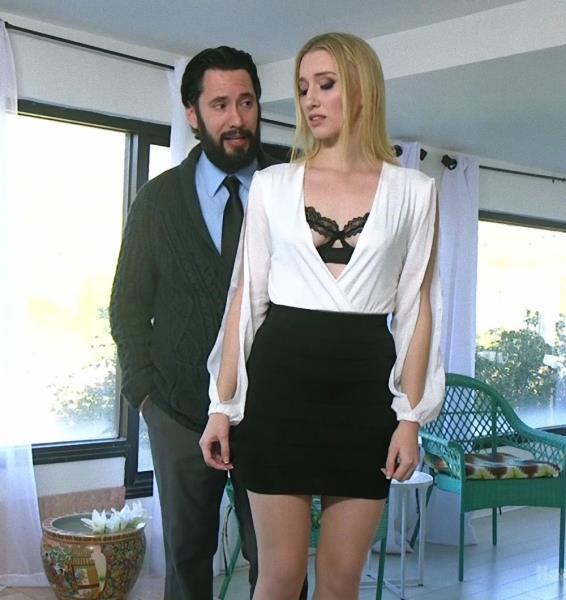 Riley Reyes – Desperate To Deal