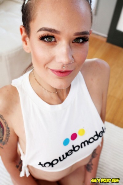 Daisy Love – Ready For The Show!