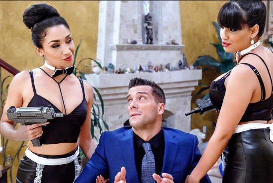 Mercedes Carrera, Vicki Chase – Blood Sisters Scene 4