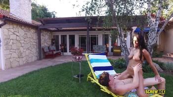 Sofi Ryan Grease Cakes – ScrewBox