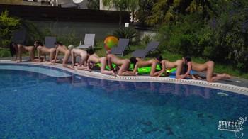 PsychoHenessy – Lesbian Paradise