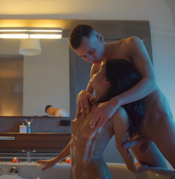 Nicole Black – Hot and Wet