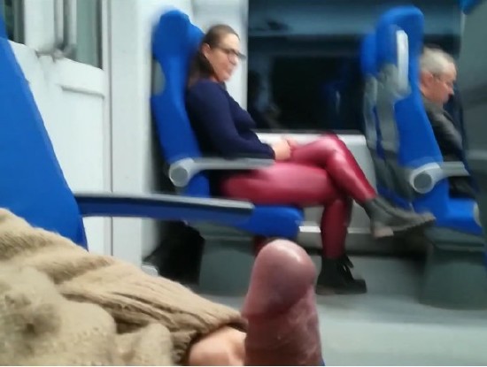 Amateur – Public Jerking Dick