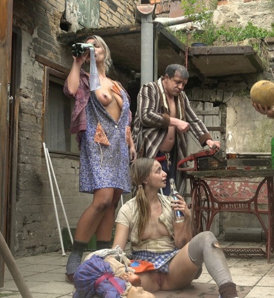 Amateurs – Twisted family