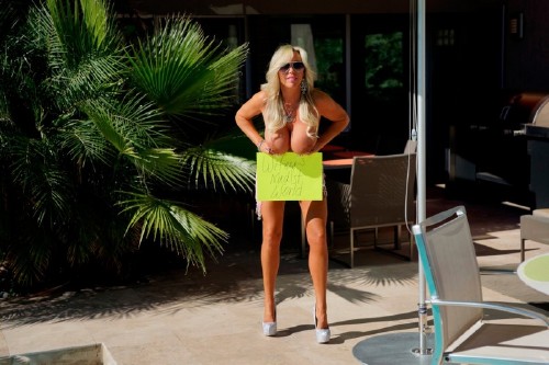 Sandra Otterson – Nudist Colony