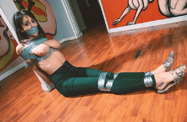 Marilyn Mansion – Manhandling The Maid