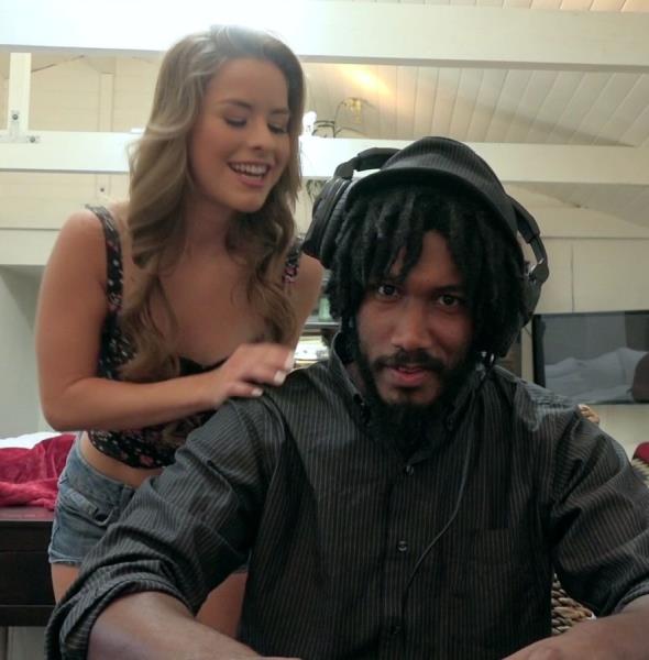 Lilly Ford – Lilly Fucks Her BFs Roommate