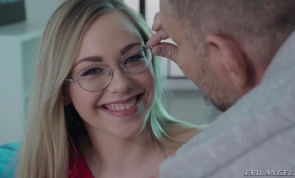 Selvaggia – Super-Tight Selvaggias Pussy Porked