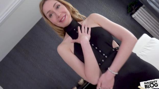 Heavy On Hotties – Lola Bambola