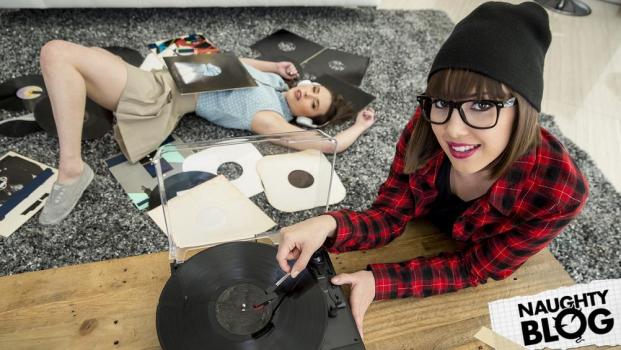 When Girls Play – Casey Calvert & Jenna Sativa