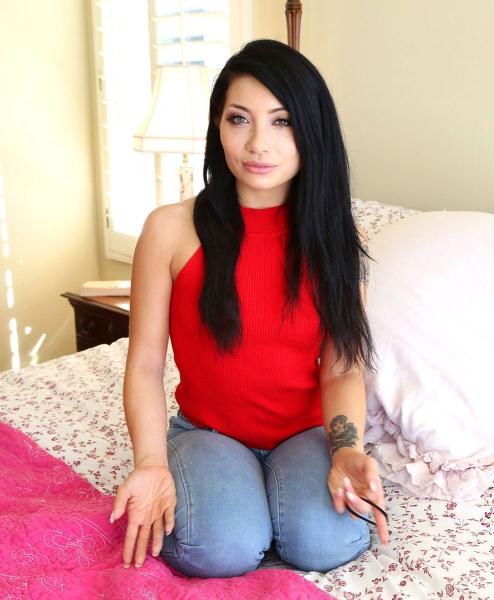 Rina Ellis – Questionable Blowjobs