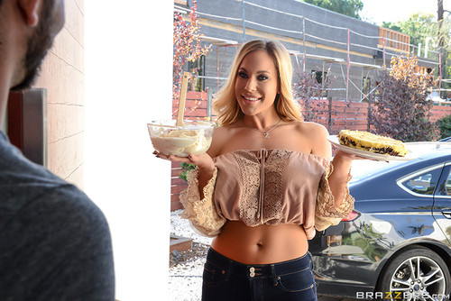 Sweet Treat For A Neighbor Olivia Austin