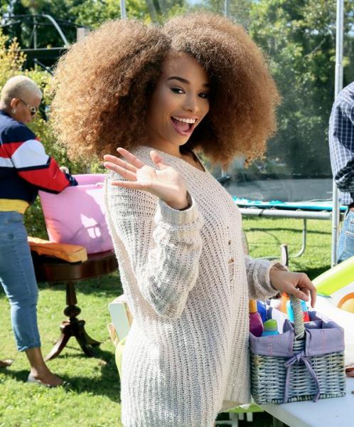 Cecilia Lion – Getting Lucky At The Yard Sale