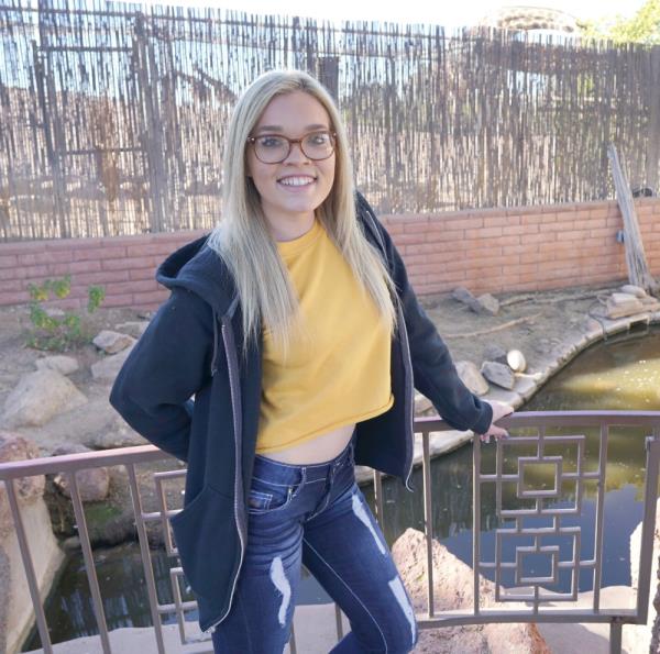 Katie Kush – Wears Her Glasses While Get Gets Fucked Raw