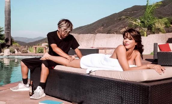 Alexis Fawx – My Girlfriends Mom