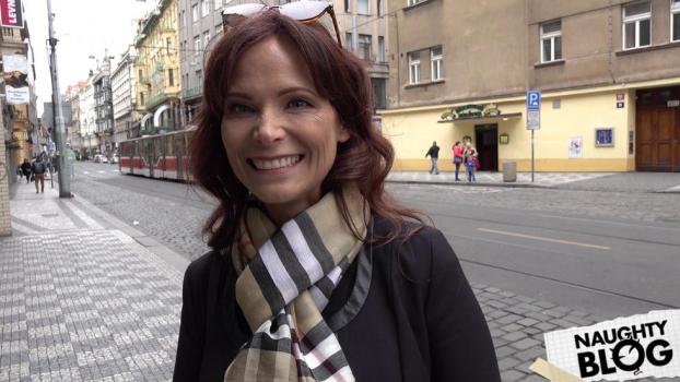 Czech Streets – American Super MILF