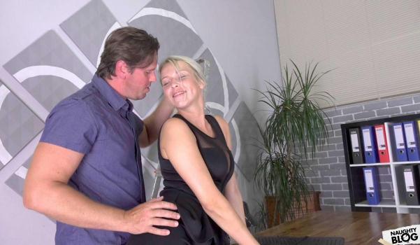 Fucking Office – Karol Lilien