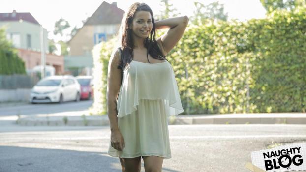 Public Agent – Chloe Lamour