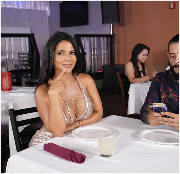 Rose Monroe – Tip The Waiter Again