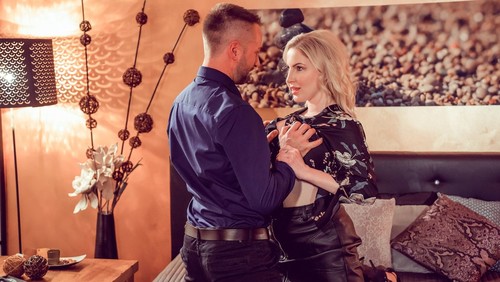 Georgie Lyall – Wife Phones Husband While Cheating