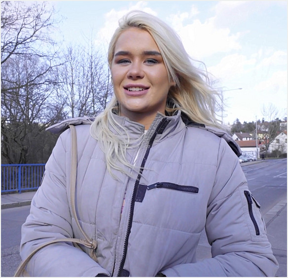 Gina Varney – British tourist sucks Czech dick