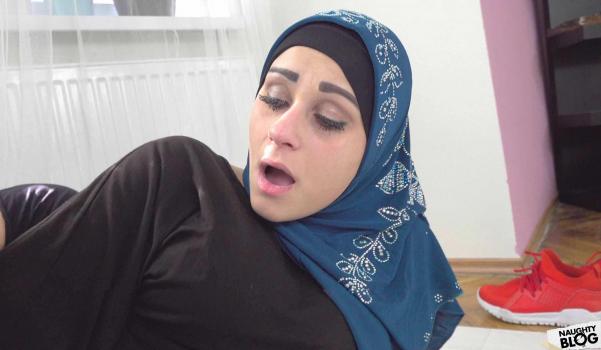 Sex With Muslims – Klaudia Diamond