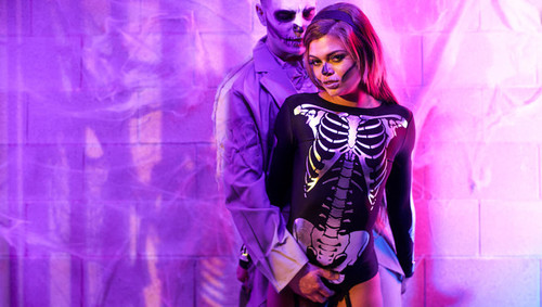 Destiny Cruz – Zombie Halloween