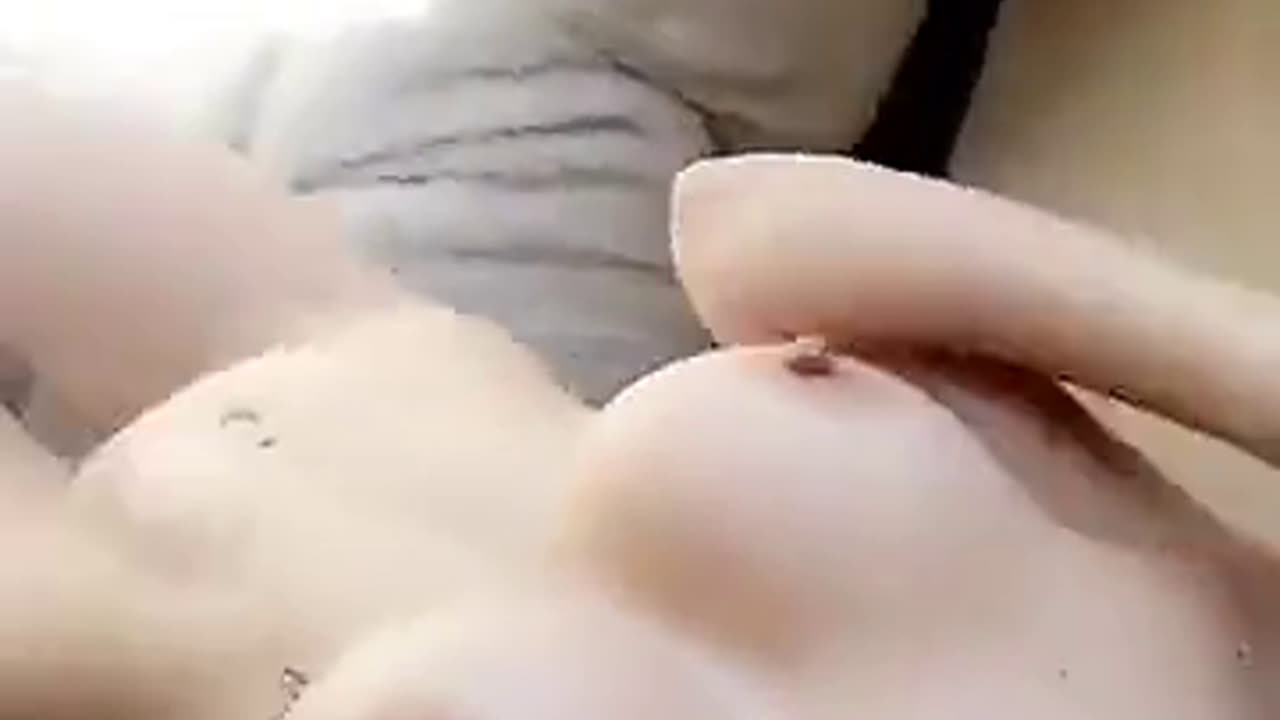 Allison Parker Sexy babe plays with his anal and pussy