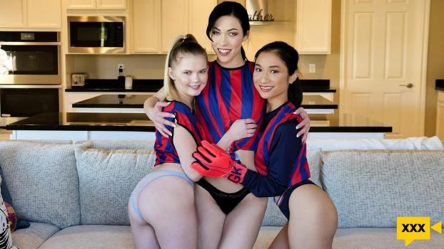BFFs – Coco Lovelock, Avery Black & Diana Grace