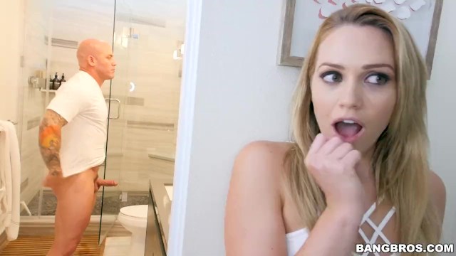 Mia Malkova – Horny Step Sister Ambushes Her Step Bro’s