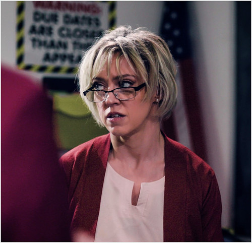 Dee Williams – Outnumbered