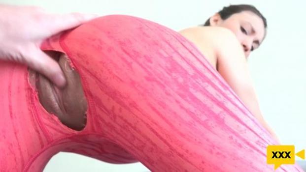 Hussie Pass – Liv Wild