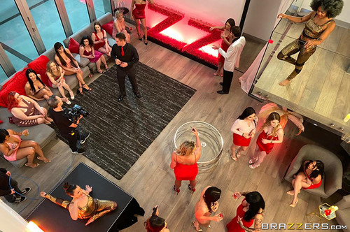 Aubree Valentine, Bunny Colby, Keira Croft & Scarlit Scandal – Valentine’s Day’s Affair: Unseen Moments’s