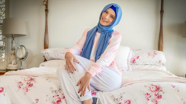 Hijab Hookup – Izzy Lush