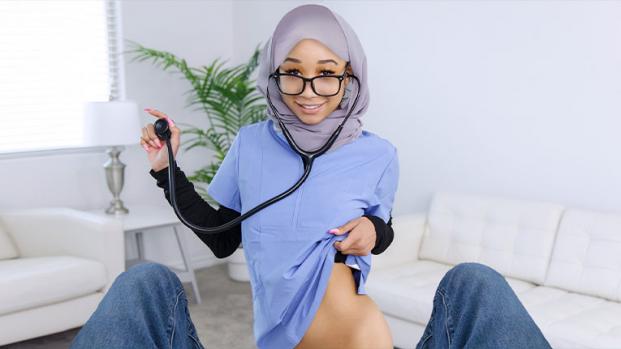 Hijab Hookup – Alicia Reign