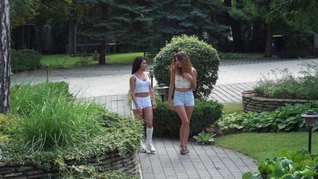 Porn World – Inna Innaki & Verona Sky