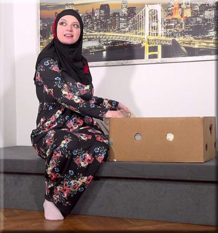 Sandra Sweet – Muslim wife loves spanking