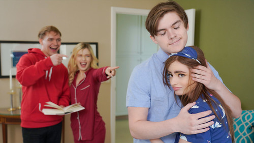 Minxx Marley, Reese Robbins – Passing First Base