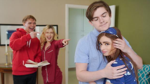 Sis Swap – Minxx Marley & Reese Robbins